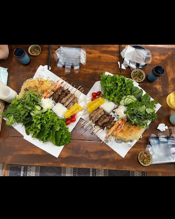 Xuất hiện cặp đôi Kbiz mê mẩn món ăn Việt : Nhiều lần hẹn hò bí mật ở nhà hàng Việt Nam Ảnh 6