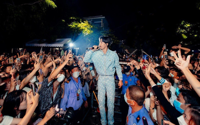 Đen Vâu diễn sung đến mức nào mà không nỡ xuống sân khấu, 'chiếm' luôn giờ của đồng nghiệp? Ảnh 2