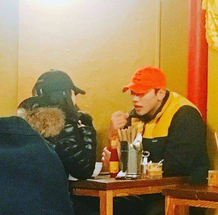 Xuất hiện cặp đôi Kbiz mê mẩn món ăn Việt : Nhiều lần hẹn hò bí mật ở nhà hàng Việt Nam Ảnh 8