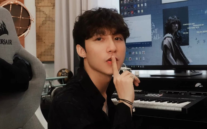 Trước clip giới thiệu 'nửa Tây nửa ta' tranh cãi, Sơn Tùng từng có với sân khấu bắn tiếng Anh mướt mượt Ảnh 2