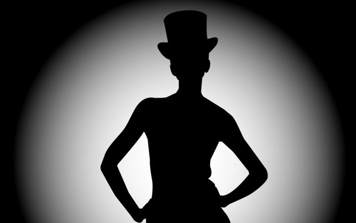 Lộ clip 'đu cột' của một sao nữ Vbiz, 'đánh võng' chuyên nghiệp khiến netizen lo ngại 'rớt cái nách' Ảnh 2