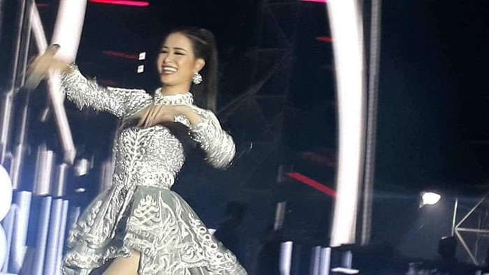 Thậm chí những tấm hình 'rung lắc' như thế này cũng không thể khiến phong độ của người đẹp bị ảnh hưởng