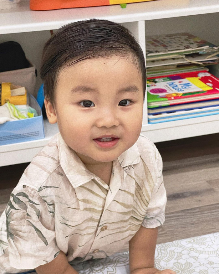 Bé Bo gây ấn tượng bởi vẻ đáng yêu, lanh lợi, thông minh và vô cùng tình cảm. 