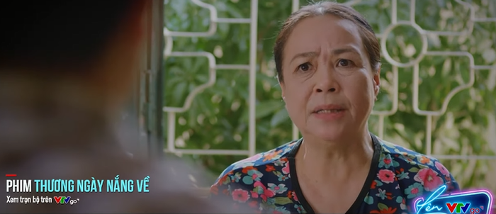 Thương Ngày Nắng Về: Khánh bị mẹ chồng tát vì 'mất dạy', bà Nga dằn mặt thông gia ngay chốn đông người Ảnh 4