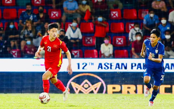Bất ngờ với thành tích học tập của hậu vệ Phan Tấn Tài Ảnh 2