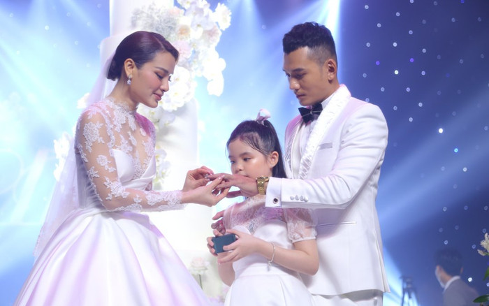Hậu đám cưới, Phương Trinh Jolie và người nhà dạy con gái cách đối mặt với những lời thị phi Ảnh 2