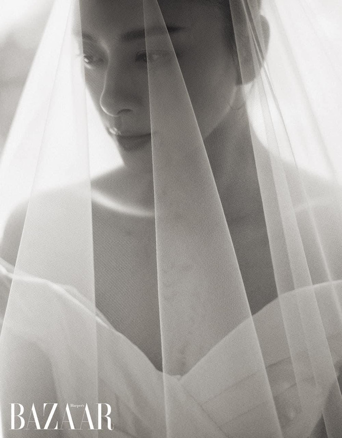 Style cô dâu cổ điển của mỹ nhân Việt: Huyền thoại Đông Nhi 'gác kiếm' trước chị đại Ngô Thanh Vân Ảnh 5