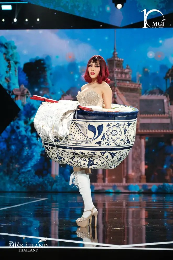 Hơi ố dề nhưng đấy mới tạo ra Miss Grand International.