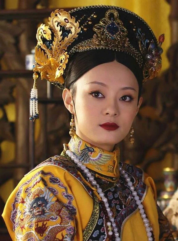 Tôn Lệ và chồng bỗng vướng vào lùm xùm từ thiện trong thời gian gần đây.