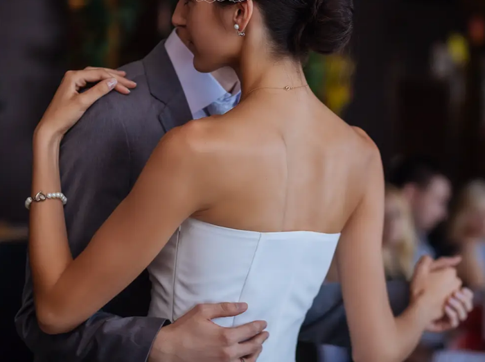 Vừa nhìn thấy mặt chú rể trong lễ cưới, cô dâu 'quay ngoắt 180 độ' đòi hủy hôn vì một lý do Ảnh 3