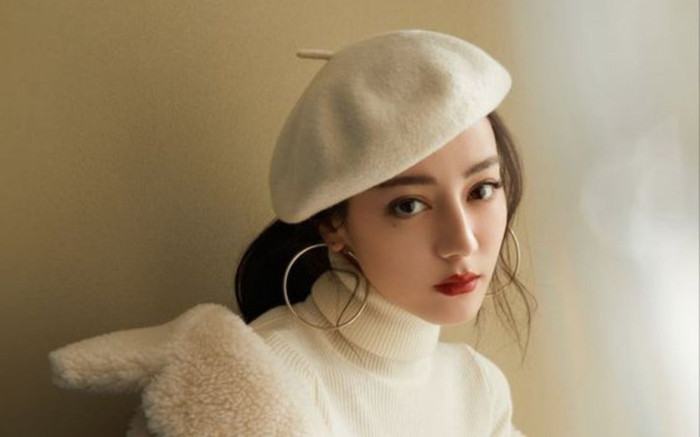 Rộ tin Địch Lệ Nhiệt Ba đang đẩy nhanh lựa chọn kịch bản vì không còn 'hàng tồn'? Ảnh 2