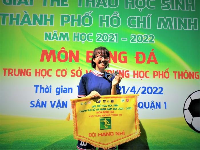 Nữ sinh GenZ phá vỡ nhiều kỉ lục: Chơi thành thạo 18 môn thể thao, vừa học Đại học, vừa học cấp 3! Ảnh 2