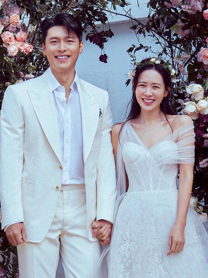 Vài năm sau, cả thể giới chứng kiến cô dâu Son Ye Jin vô cùng hạnh phúc trong đám cưới của mình và ông xã Hyun Bin.