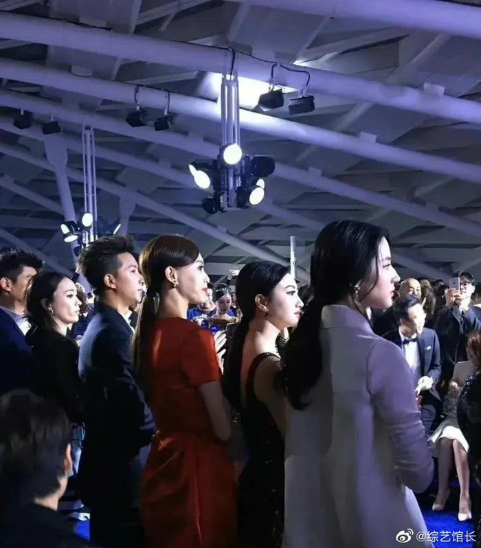 Khoảnh khắc ba mỹ nhân Cảnh Điềm, Diệc Phi, Đường Yên cùng rớt sắc khi chung khung hình Ảnh 3