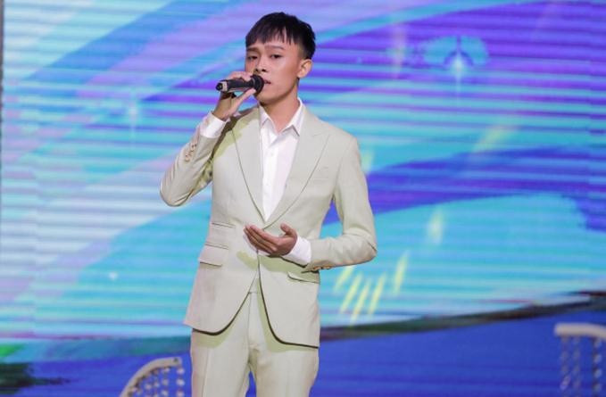 Cụ bà bay từ nước ngoài về Việt Nam gặp Hồ Văn Cường, có hành động nức lòng dành cho nam ca sĩ? Ảnh 6