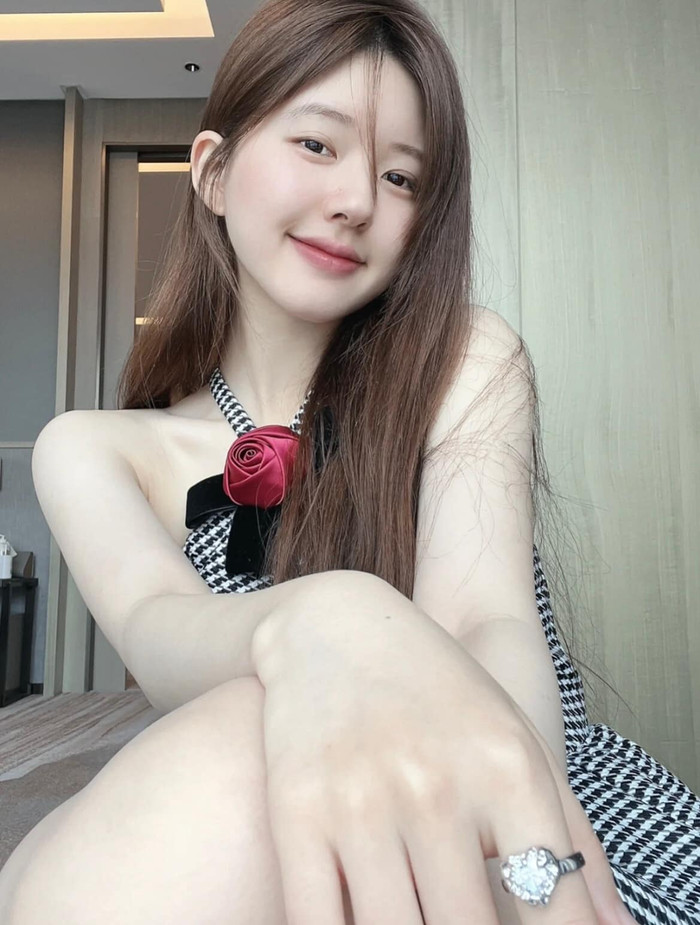 Mặt mộc đẹp không tỳ vết của Triệu Lộ Tư.