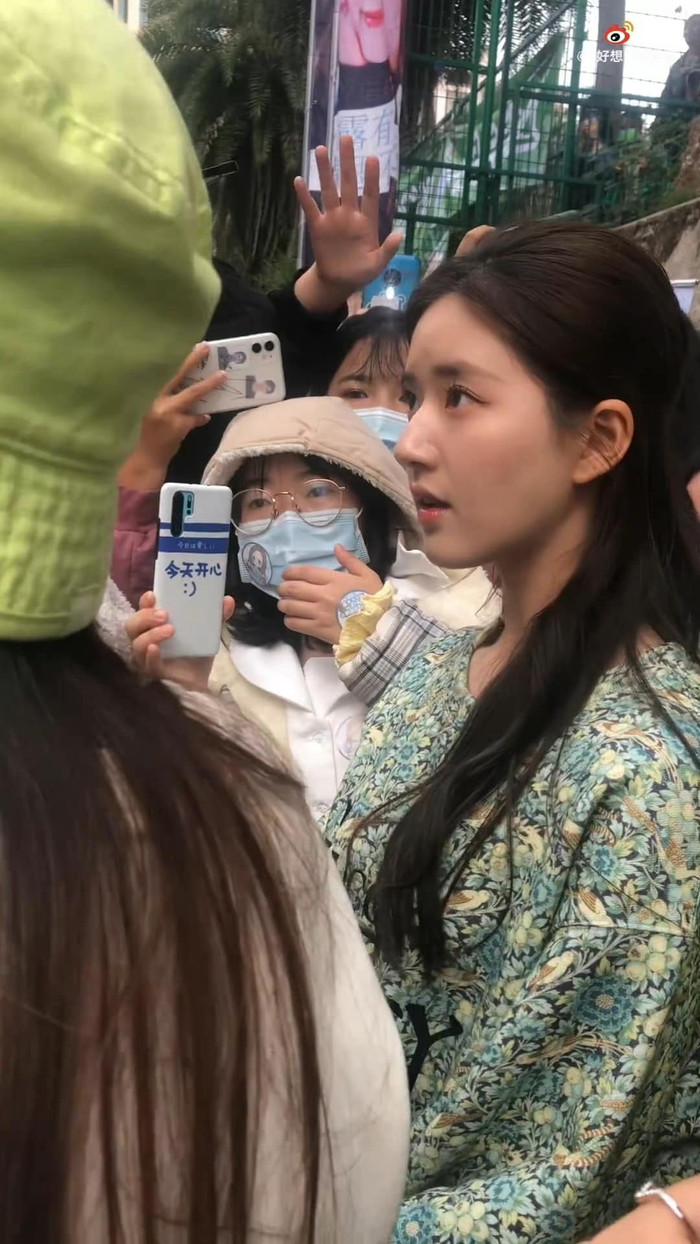 Nhan sắc đỉnh cao của Triệu Lộ Tư khi được cam thường quay lén.