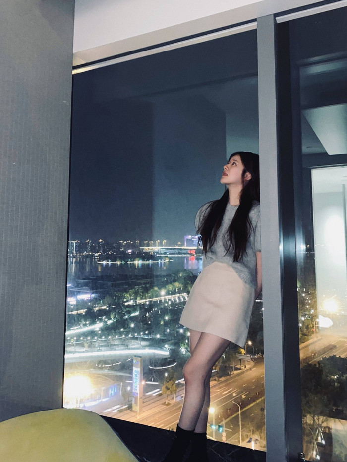 Body chuẩn 'mình hạc xương mai' Hoa Ngữ của Lộ Tư.