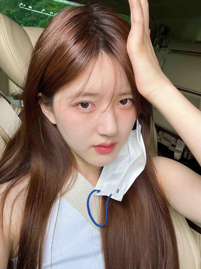 Mặt mộc hoàn hảo của Lộ Tư.