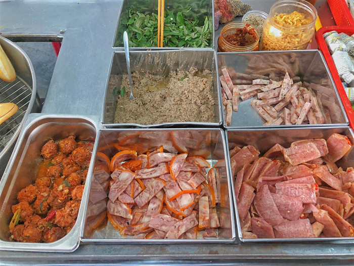 Quầy topping vô cùng đa dạng và bắt mắt. Ảnh: Thanh Vân.