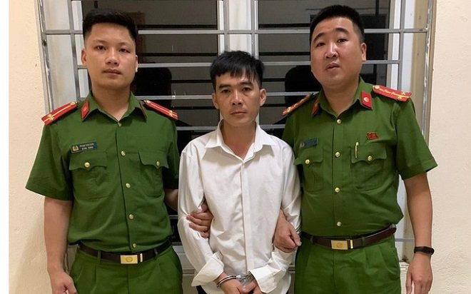 Ham vui về quê nhà người yêu chơi, kẻ trốn truy nã 6 năm bị công an 'tóm sống' Ảnh 2