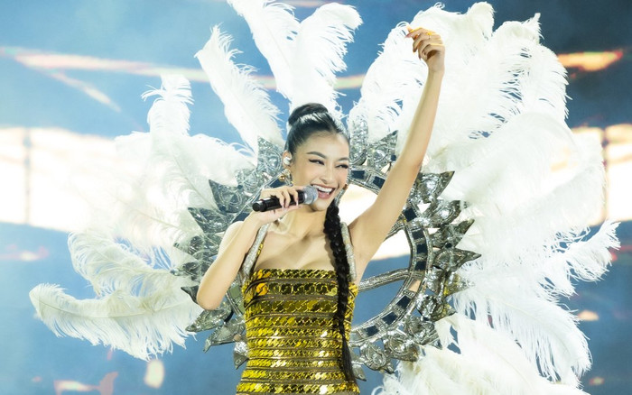 Nàng Hậu 'đa-zi-năng' của showbiz Việt gọi tên Lona, hoá 'tắc kè hoa' trên sân khấu khiến fan trầm trồ Ảnh 2