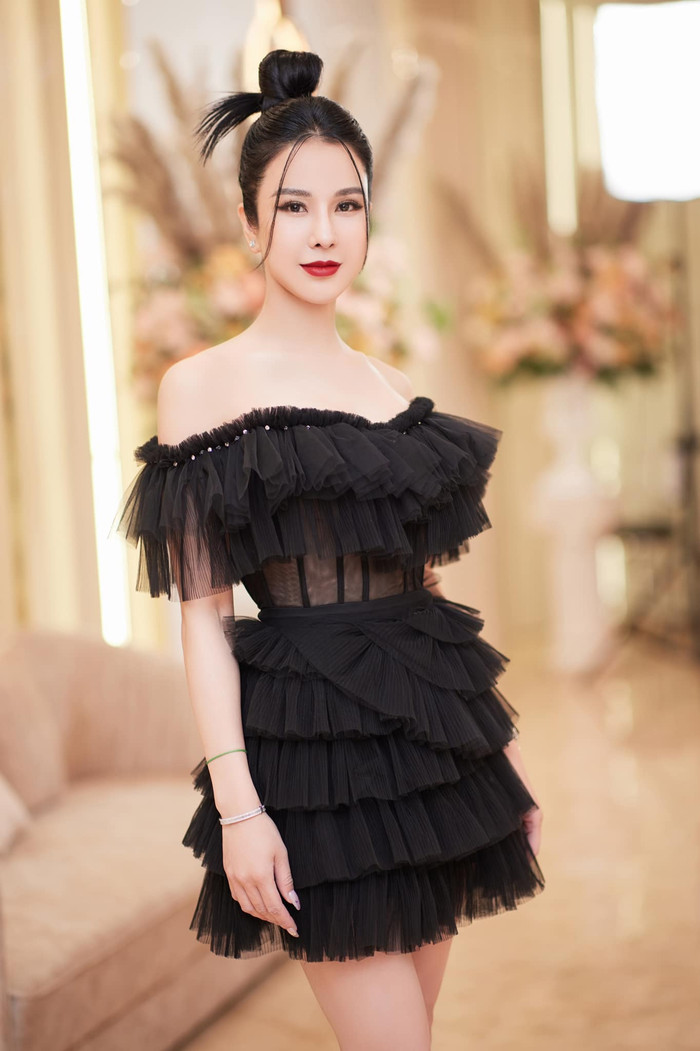 Đang đi làm mà bị bắt ra nhảy, vũ đạo và thần thái của Diệp Lâm Anh ra sao mà dân tình lại mê tít? Ảnh 9