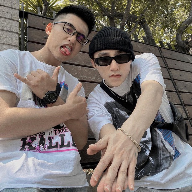  Hiện tại, khán giả ở Việt Nam không xem được MV này trên nền tảng YouTube.