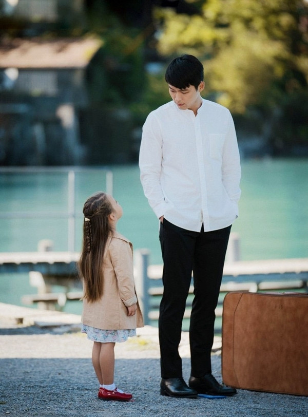 Diễn viên Hàn chăm diện sơ mi trắng: Lee Min Ho - Hyo Seop - Hae In 'ăn đứt' đàn anh Hyun Bin - Joong Ki? Ảnh 16