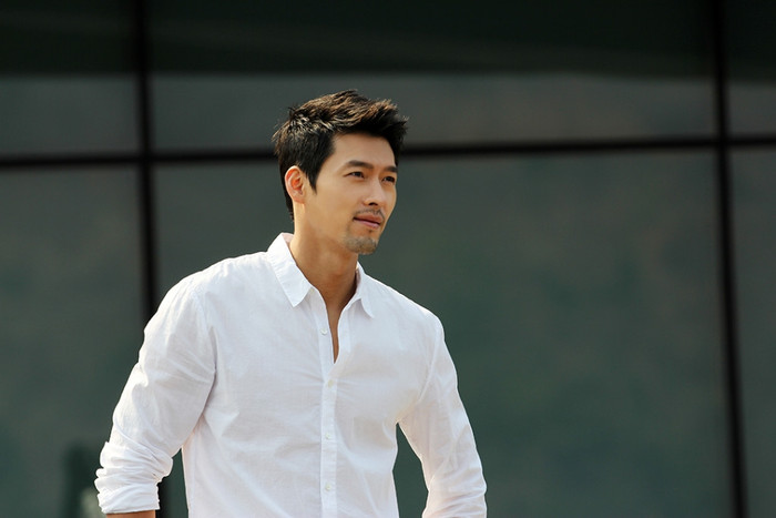 Hyun Bin trong Cộng Sự Bất Đắc Dĩ.