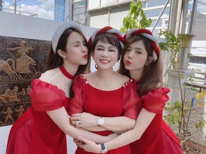 Điểm danh dàn sao Việt dù đã ly hôn nhưng được gia đình chồng cưng chiều hết mực Ảnh 4
