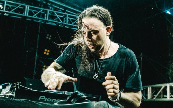 WolfPack, Plastik Funk mang âm nhạc đỉnh cao thế giới đến với Above The World tại Việt Nam Ảnh 2
