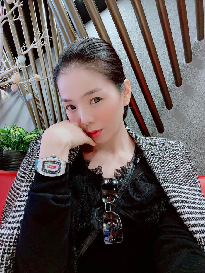 Tranh cãi đoạn clip show Lệ Quyên vắng khách, ghế ngồi thưa thớt: Thực hư ra sao? Ảnh 9