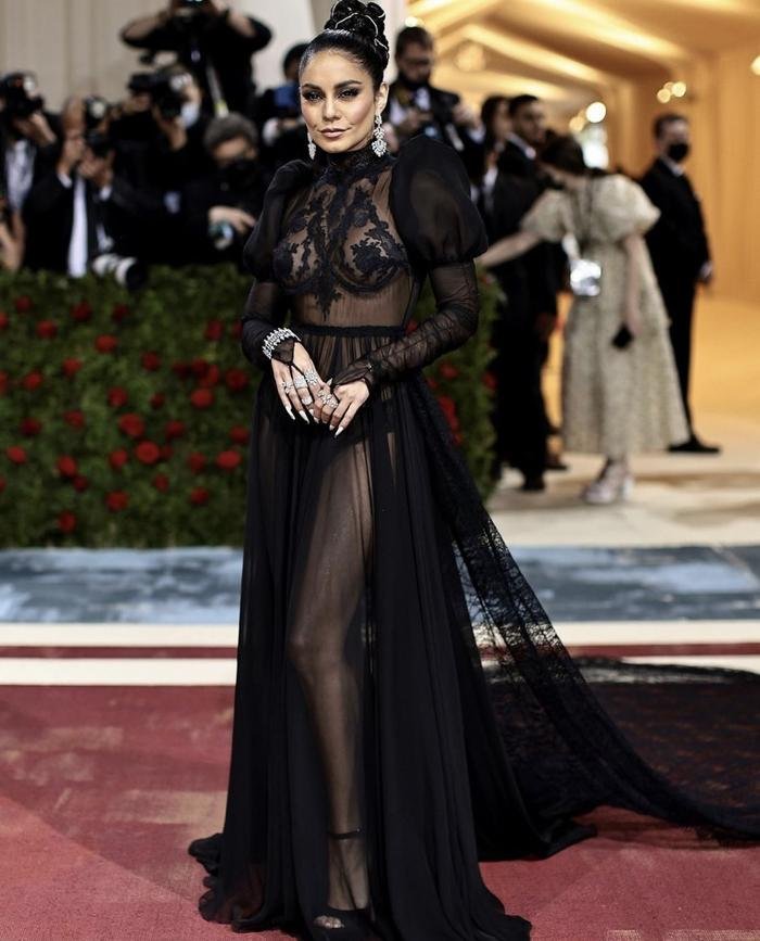 Dàn sao hạng A đổ bộ Met Gala 2022, tóc mây Kaia Gerber 'xinh miễn bàn', Vanessa Hudgens hở bạo Ảnh 3