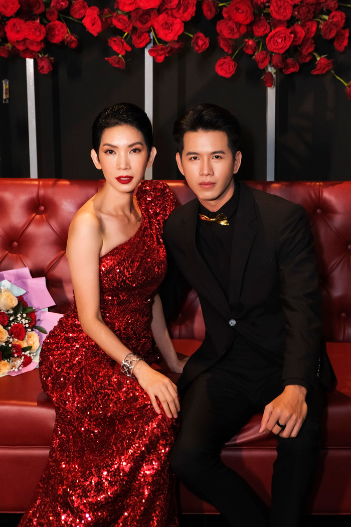 Xuân Lan diện đầm đỏ trễ vai, khoe vóc dáng quyến rũ nổi bật Ảnh 1