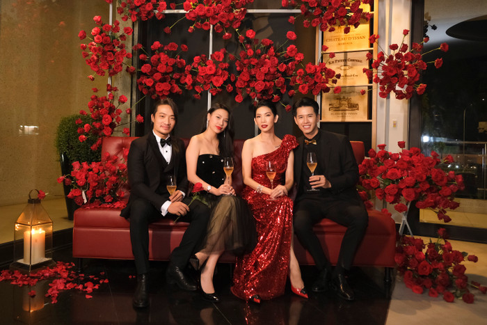 Xuân Lan và dàn nghệ sĩ đình đám như MC Thanh Mai, Cindy Thái Tài, Dược sĩ Tiến, Thùy Dương… đã tham gia tiệc chúc mừng trò cưng Minh Kha.