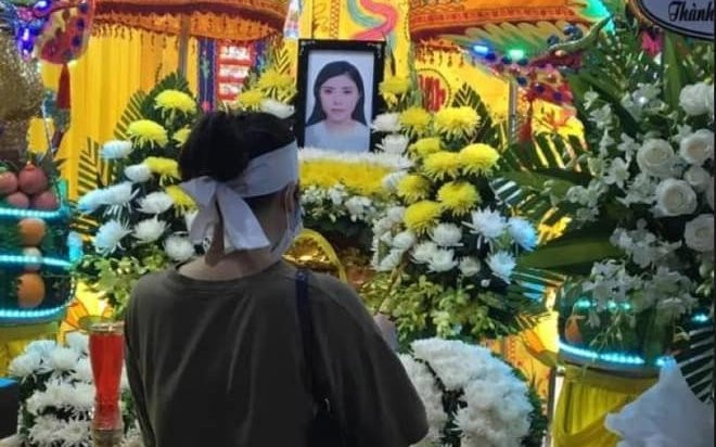 Xót xa cảnh tang lễ của sao nữ Vbiz vừa qua đời ở tuổi 25, bạn thân hé lộ tính cách thật thuở sinh thời Ảnh 2