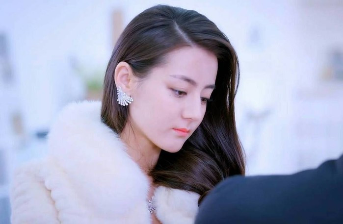Cùng vào vai minh tinh nổi tiếng, Địch Lệ Nhiệt Ba có màn hóa thân cực 'ngọt' trong 3 bộ phim này Ảnh 5