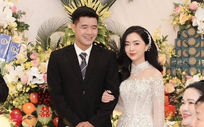 Lộ thiệp cưới 'chất như nước cất' của Hà Đức Chinh Ảnh 2