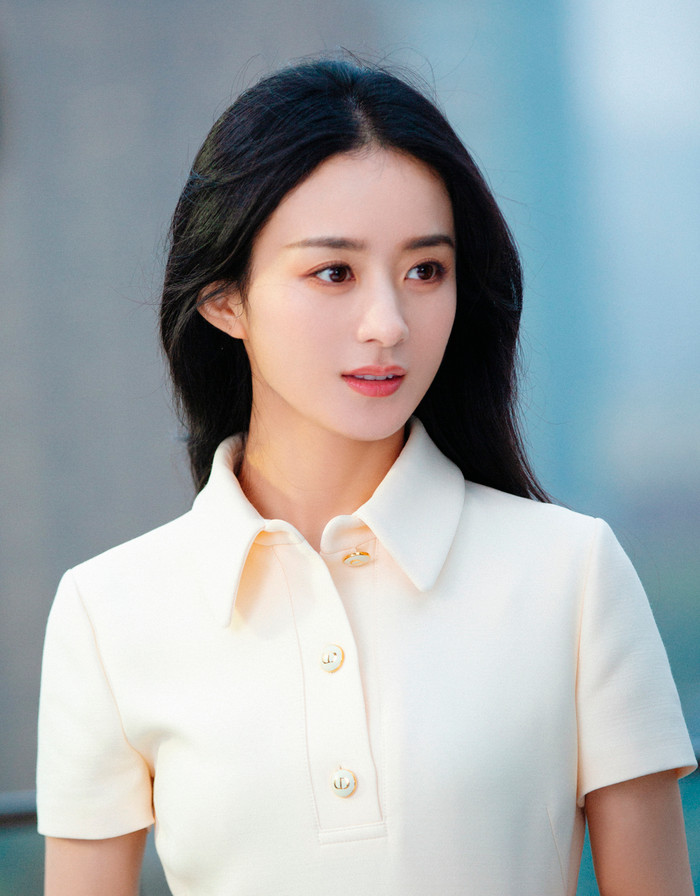 Cùng trả lời một câu hỏi: Triệu Lệ Dĩnh khiến dân tình thán phục, Triệu Lộ Tư bị chửi tan nát vì IQ thấp? Ảnh 3