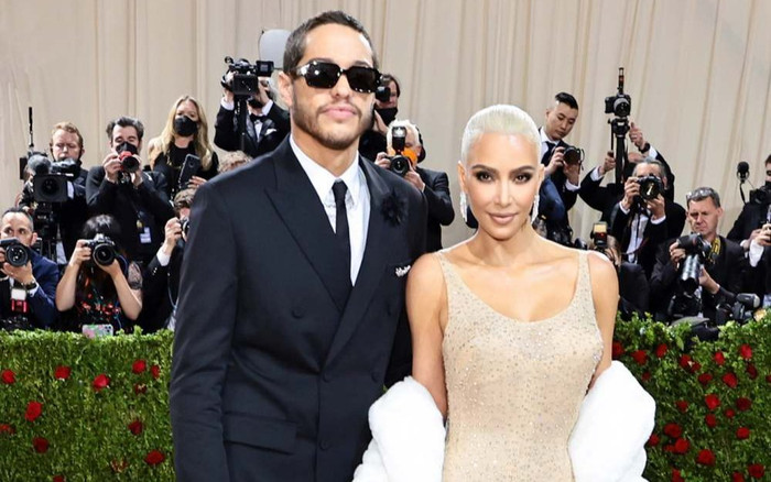 Mất công giảm cân cấp tốc để lên đồ, gu thời trang tại Met Gala của Kim K vẫn bị chê 'nhạt hơn nước ốc' Ảnh 2