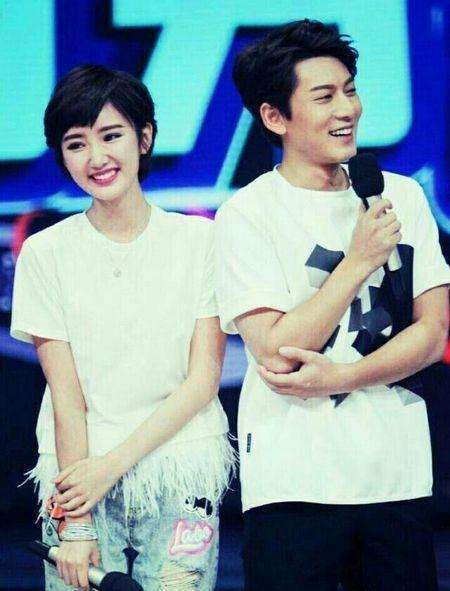 Trần Tường bị Mao Hiểu Đồng bắt gian tại trận khi ngoại tình với Giang Khải Đồng. 