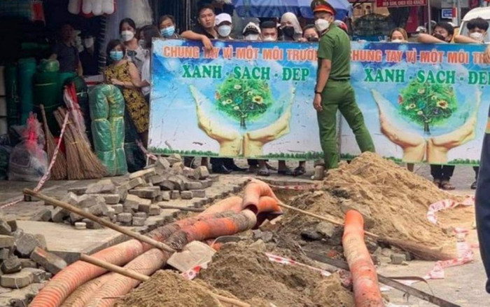 Phát hiện một cánh tay người dưới lòng cống thoát nước Ảnh 2