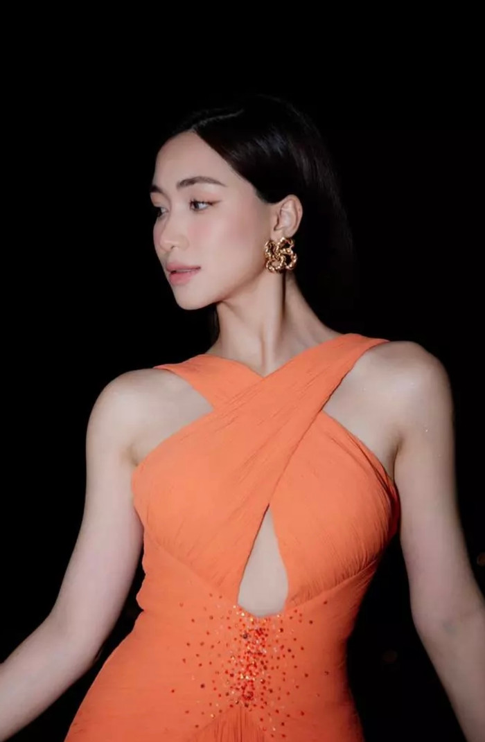 Đụng váy cam chóe, 'miss chân dài' Đỗ Thị Hà mạnh tay 'áp đảo' đàn chị ca sĩ đình đám Ảnh 4