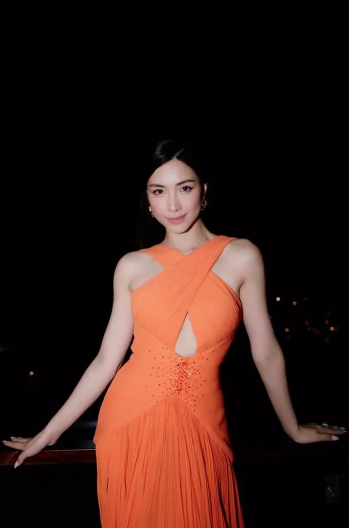 Đụng váy cam chóe, 'miss chân dài' Đỗ Thị Hà mạnh tay 'áp đảo' đàn chị ca sĩ đình đám Ảnh 7