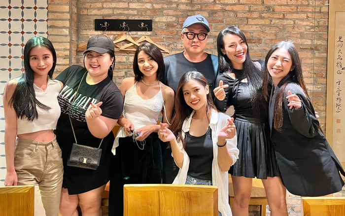 Dàn diễn viên Tháng năm rực rỡ 'hẹn hò' cùng một nhân vật 'huyền thoại' Ảnh 2