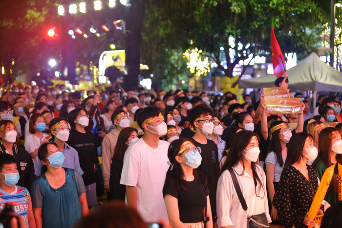 Không khí cổ vũ U23 Việt Nam tại TPHCM đang 'nóng' hơn bao giờ hết Ảnh 9