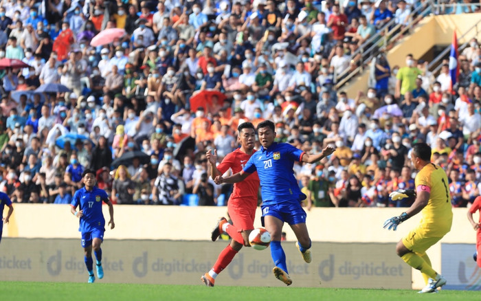 Xem clip siêu phẩm của U23 Lào và khán giả Nam Định cổ vũ cuồng nhiệt Ảnh 2