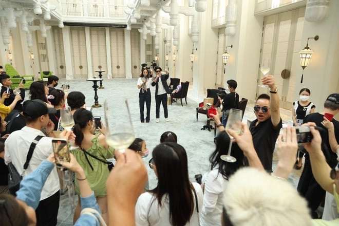 Trong buổi tiệc, Ngô Thanh Vân gửi lời tới những vị khách đặc biệt.