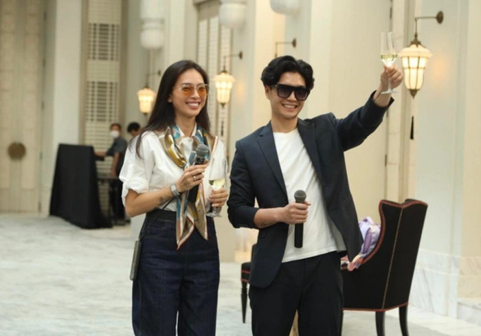 Cô dâu và chú rể quẩy cực sung trước 'giờ G'.